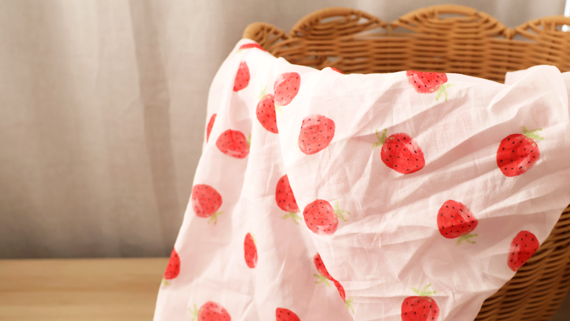 Strawberry Muslin Blanket Cotton